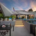 Aqua Majestic Diamond Sumptuous 5 Bedroom Magnificent Seaview
