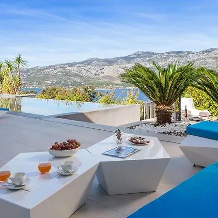 Aqua Majestic Diamond Sumptuous 5 Bedroom Magnificent Seaview *