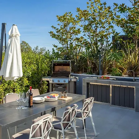 Вилла Aqua Majestic Diamond Sumptuous 5 Bedroom Magnificent Seaview Zrnovo