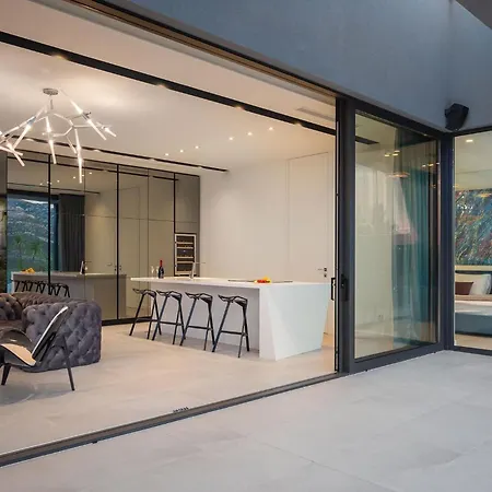 Вилла Aqua Majestic Diamond Sumptuous 5 Bedroom Magnificent Seaview *