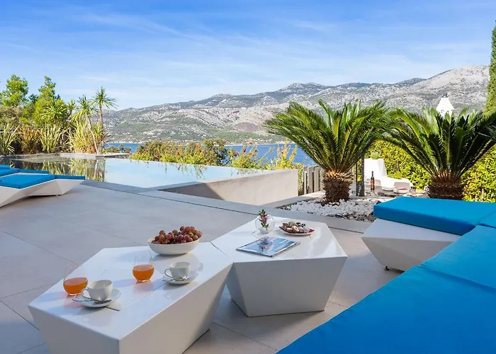 Aqua Majestic Diamond Sumptuous 5 Bedroom Magnificent Seaview *