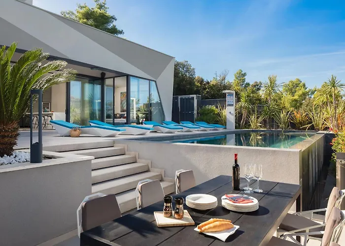 Aqua Majestic Diamond Sumptuous 5 Bedroom Magnificent Seaview Zrnovo