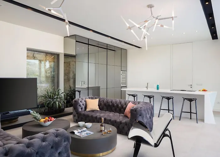 Aqua Majestic Diamond Sumptuous 5 Bedroom Magnificent Seaview Villa