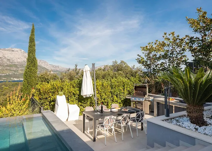 Aqua Majestic Diamond Sumptuous 5 Bedroom Magnificent Seaview *