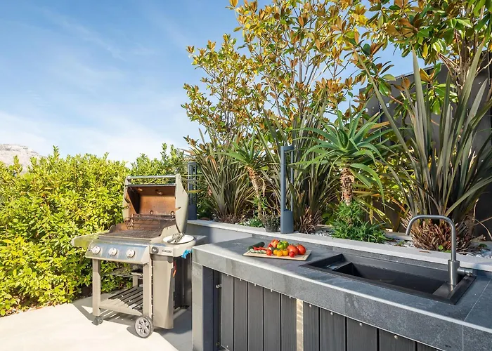 Aqua Majestic Diamond Sumptuous 5 Bedroom Magnificent Seaview Villa *