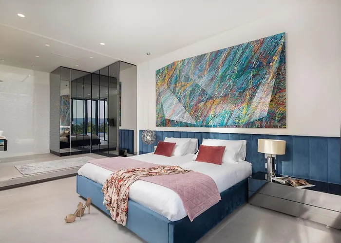 Aqua Majestic Diamond Sumptuous 5 Bedroom Magnificent Seaview Villa