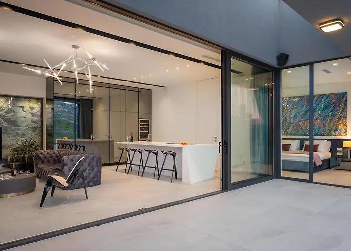 Villa Aqua Majestic Diamond Sumptuous 5 Bedroom Magnificent Seaview *